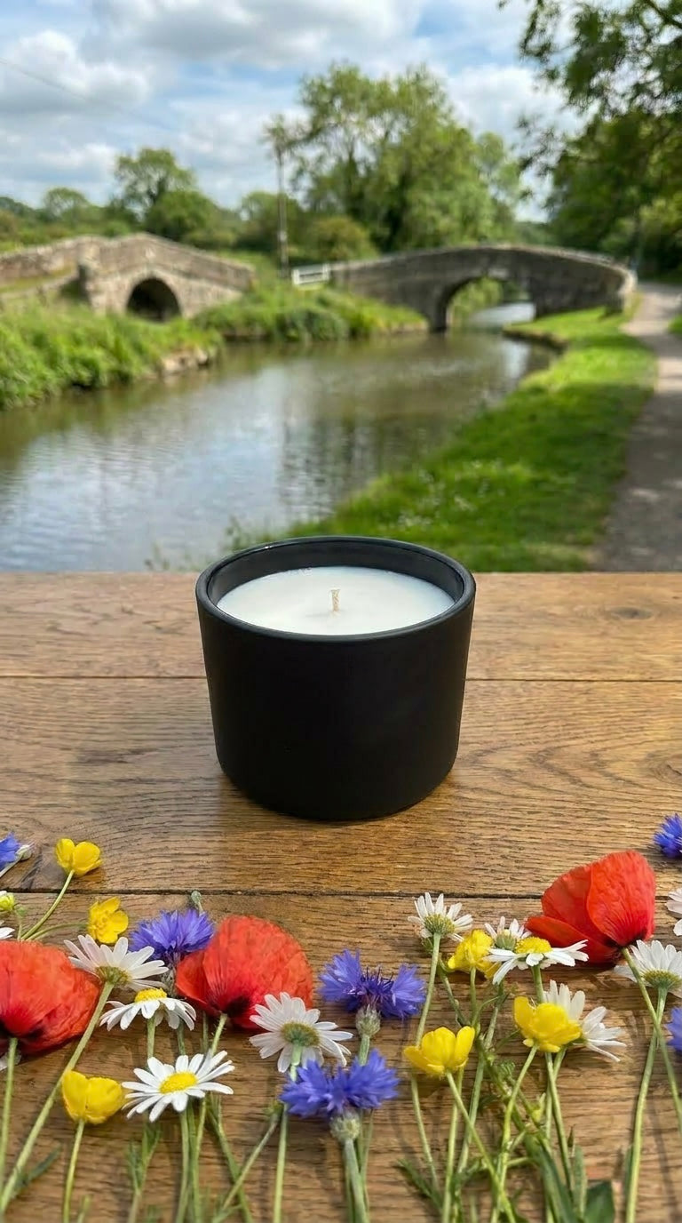 Hand Poured Scented Candle - English Rose 8oz